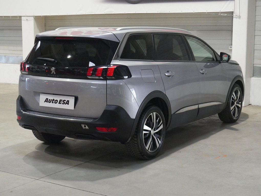 Peugeot 5008 1.5 HDi 