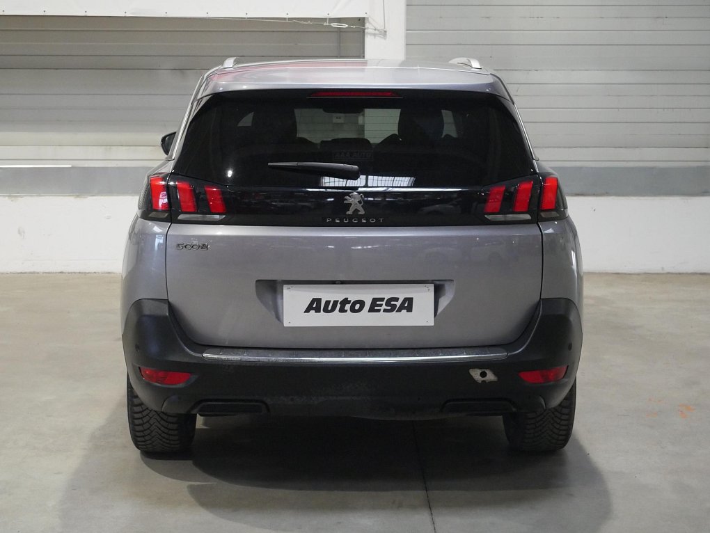 Peugeot 5008 1.5 HDi 
