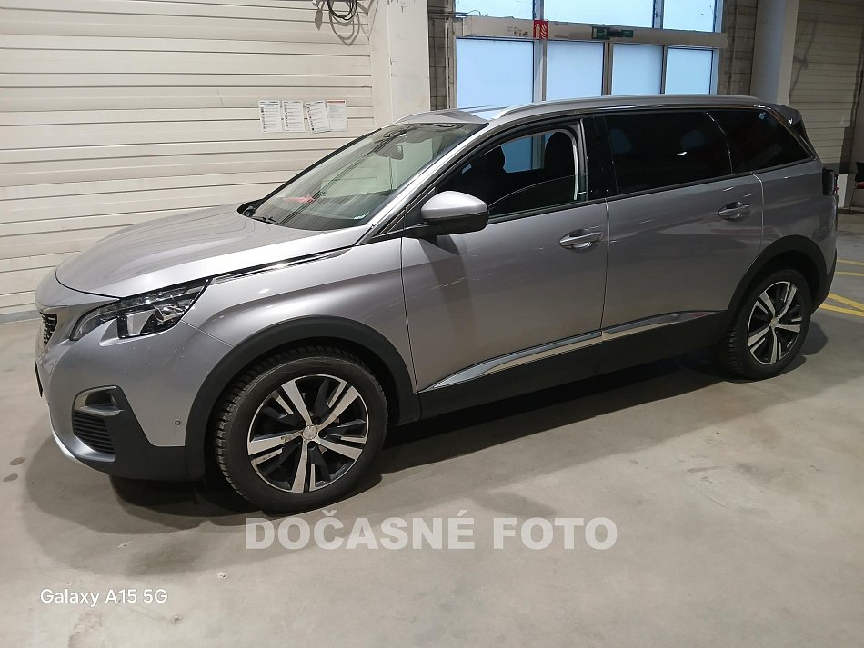 Peugeot 5008 1.5 HDi 