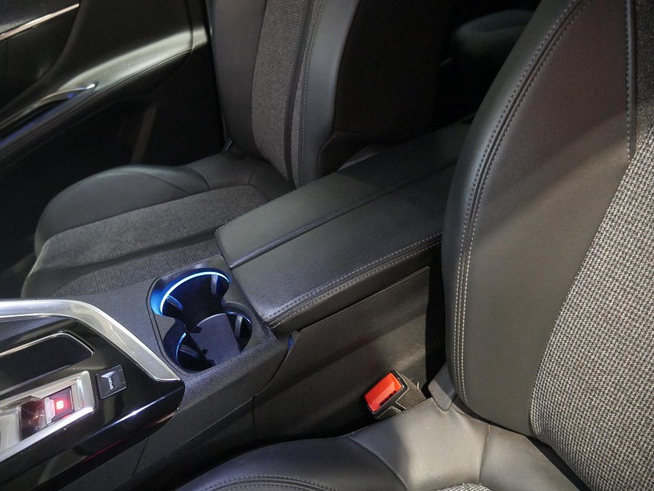 Peugeot 5008 1.5 HDi 