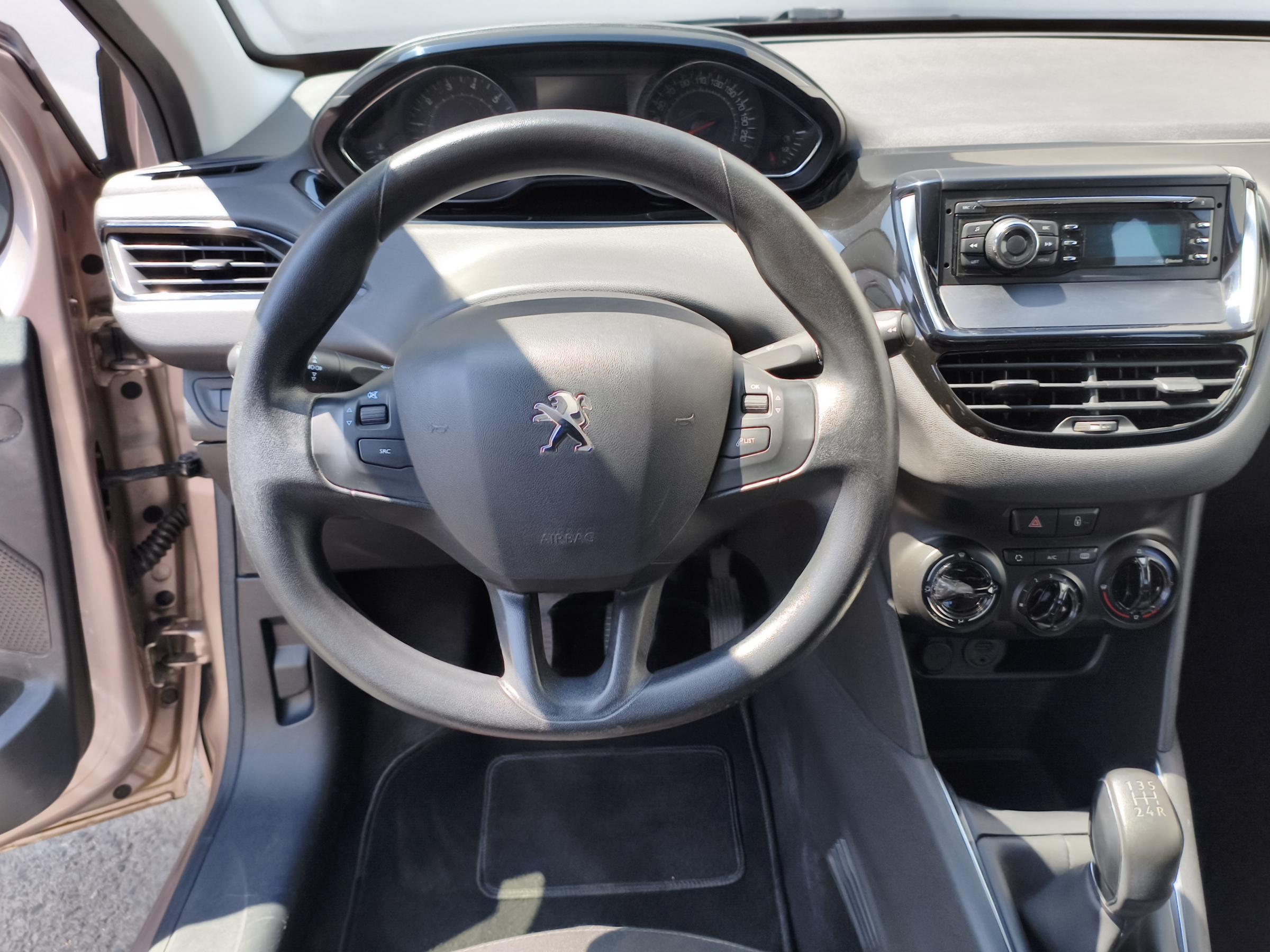 Peugeot 208, 2012 - pohled č. 10