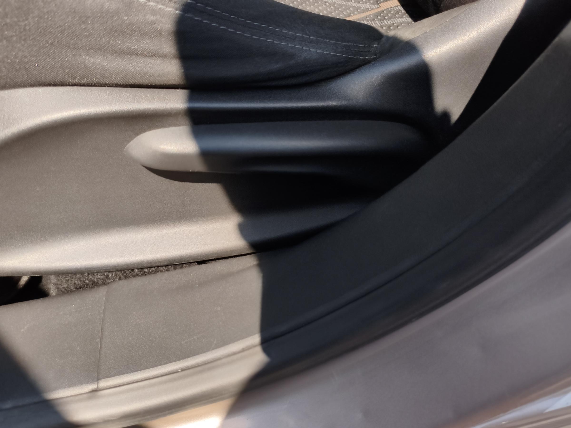 Peugeot 208, 2012 - pohled č. 15