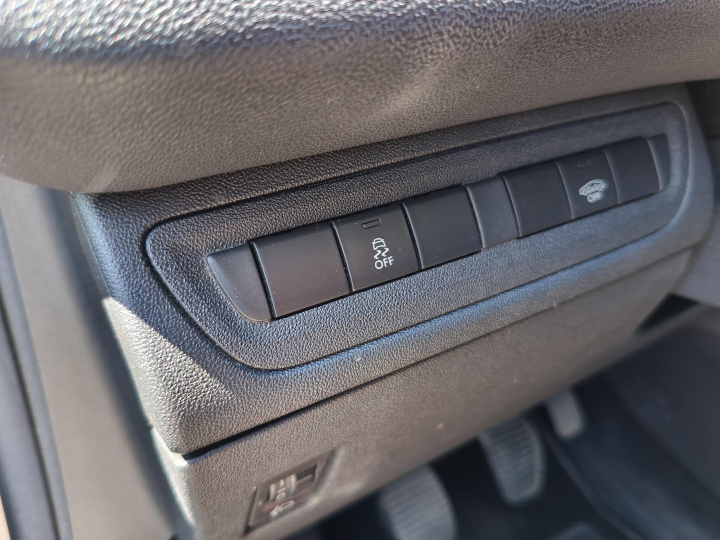 Peugeot 208, 2012 - pohled č. 16