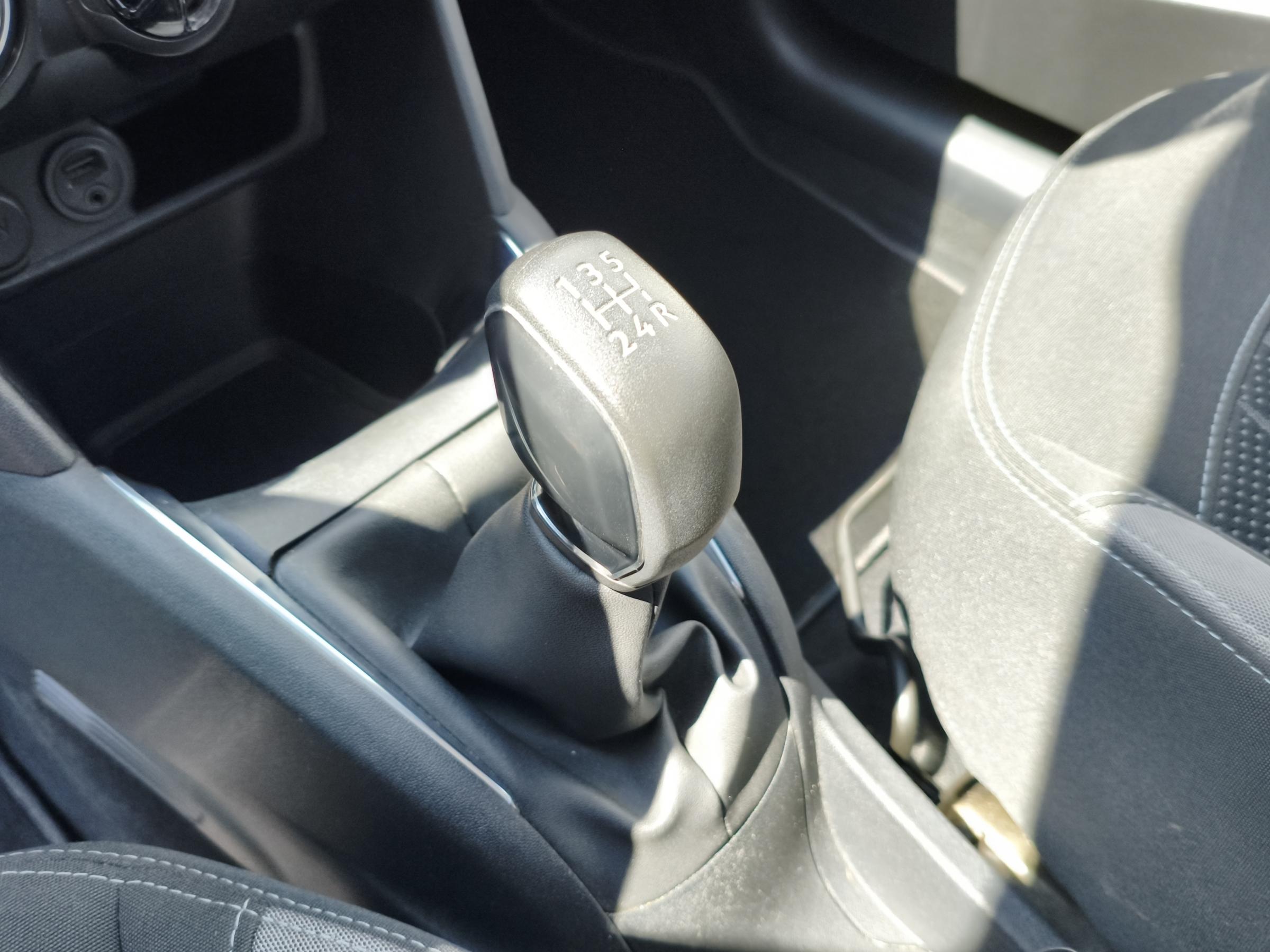 Peugeot 208, 2012 - pohled č. 17