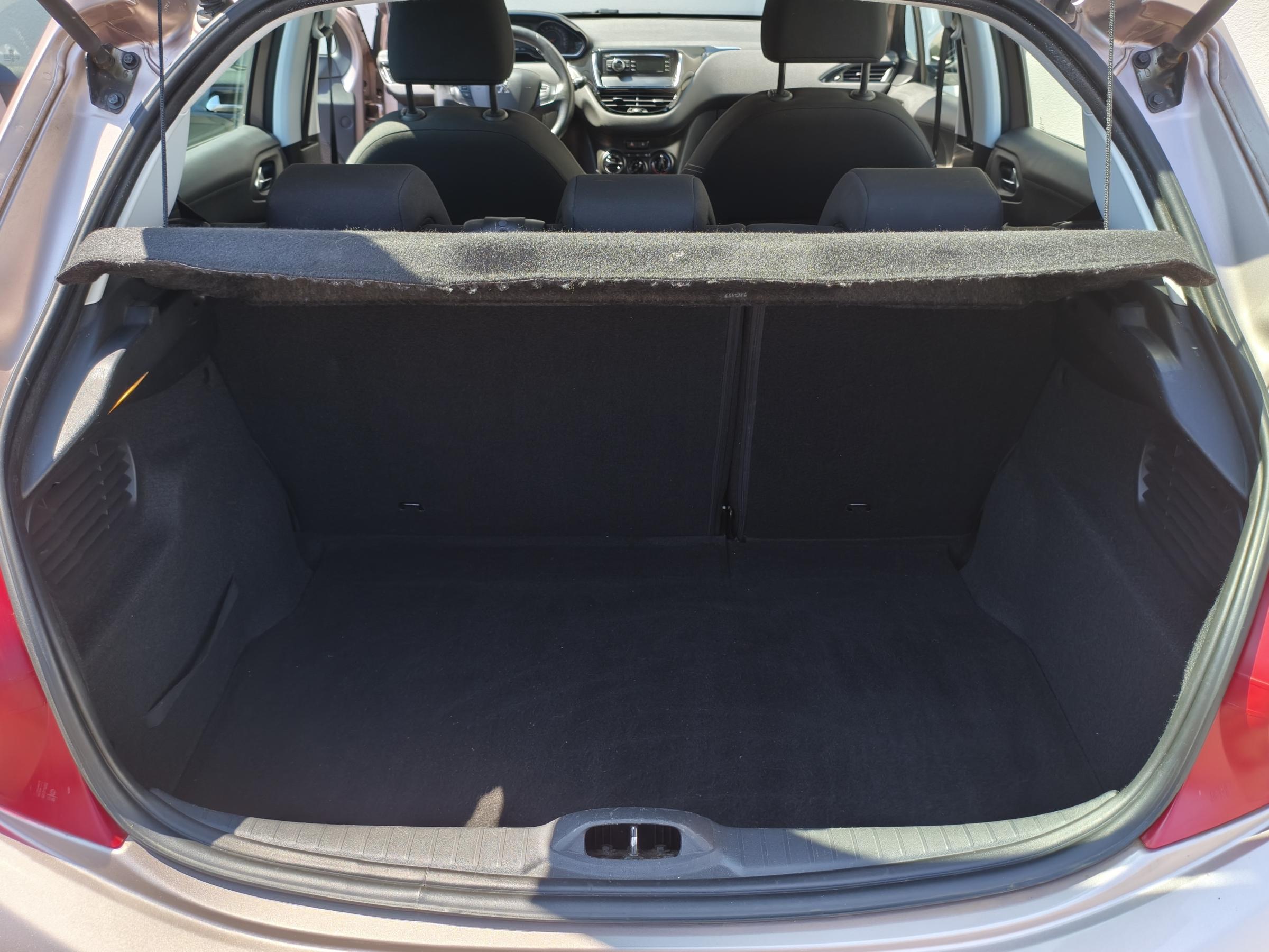 Peugeot 208, 2012 - pohled č. 8