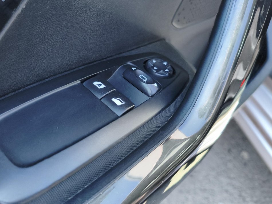 Peugeot 208 1.2 VTi Active