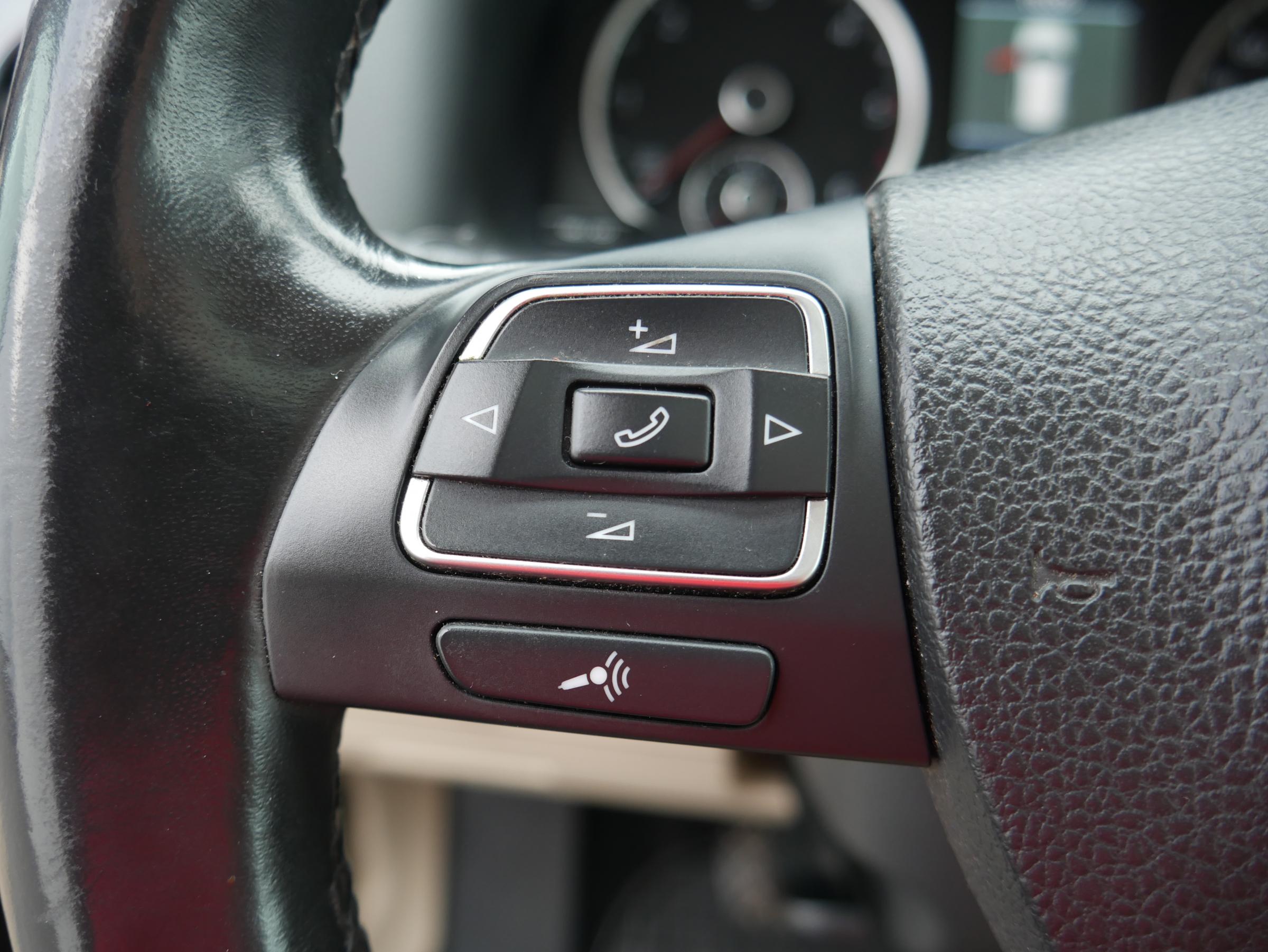 Volkswagen Tiguan, 2012 - pohled č. 14