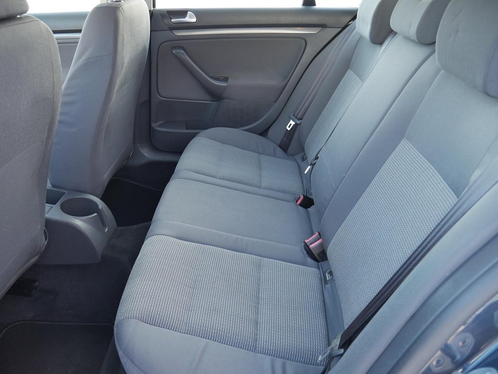 Volkswagen Jetta 1.6i 