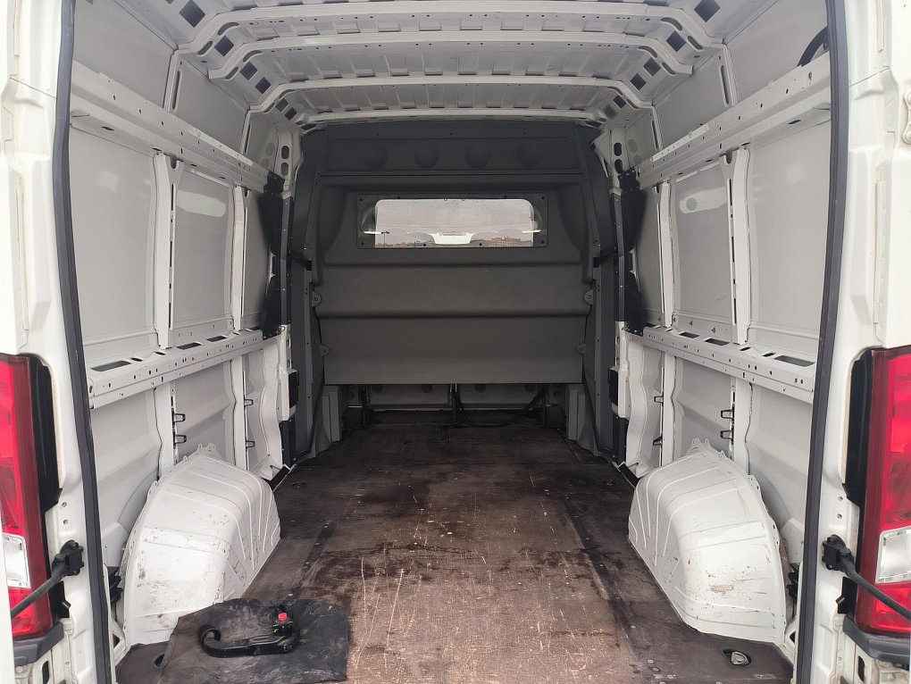 Peugeot Boxer 2.0HDi  L3H2 6míst