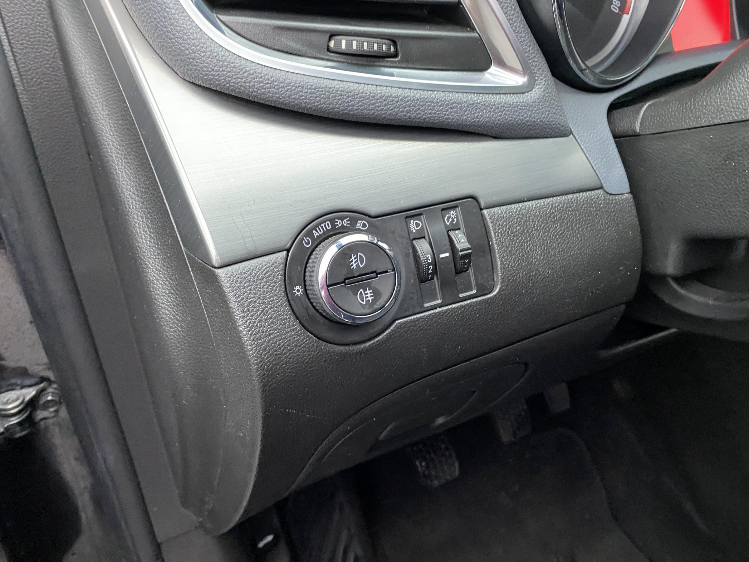 Opel Mokka, 2015 - pohled č. 14