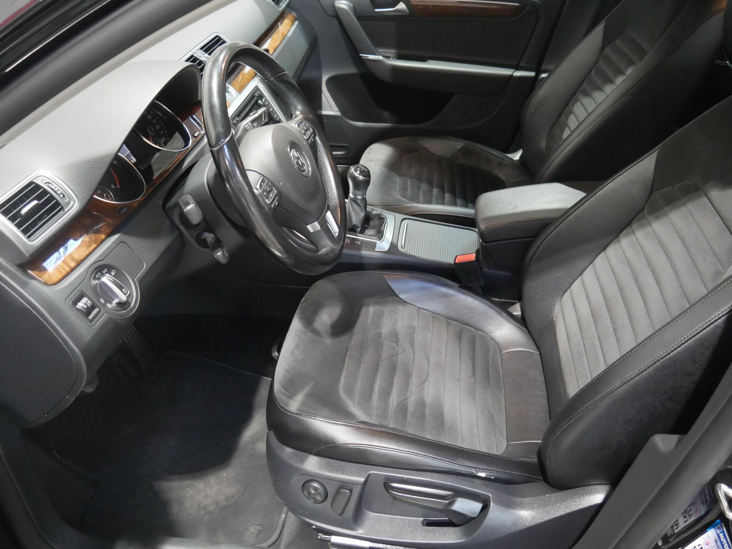 Volkswagen Passat, 2012 - pohled č. 9