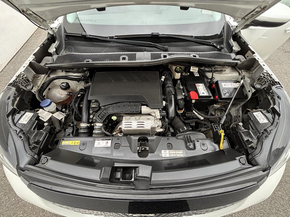 Peugeot 2008 1.2 PT Allure