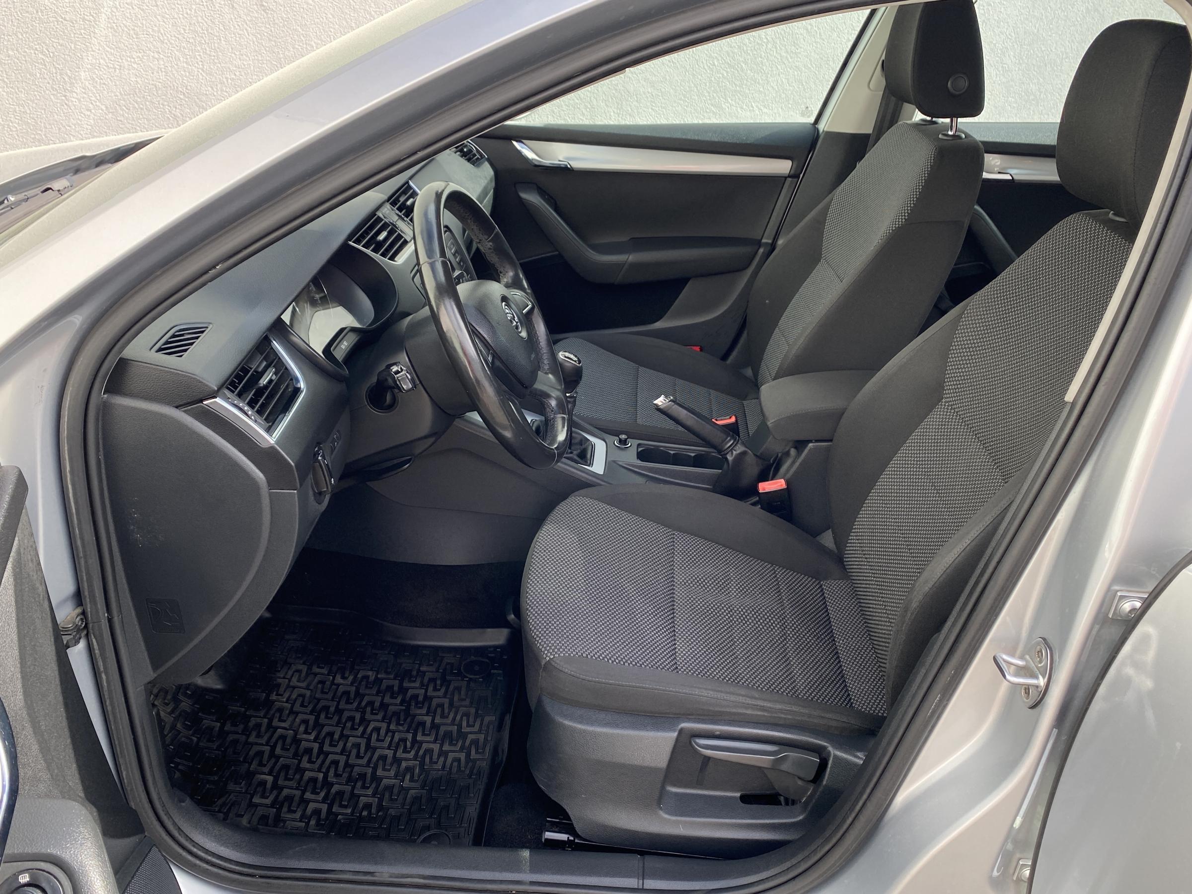 Škoda Octavia III, 2013 - pohled č. 11