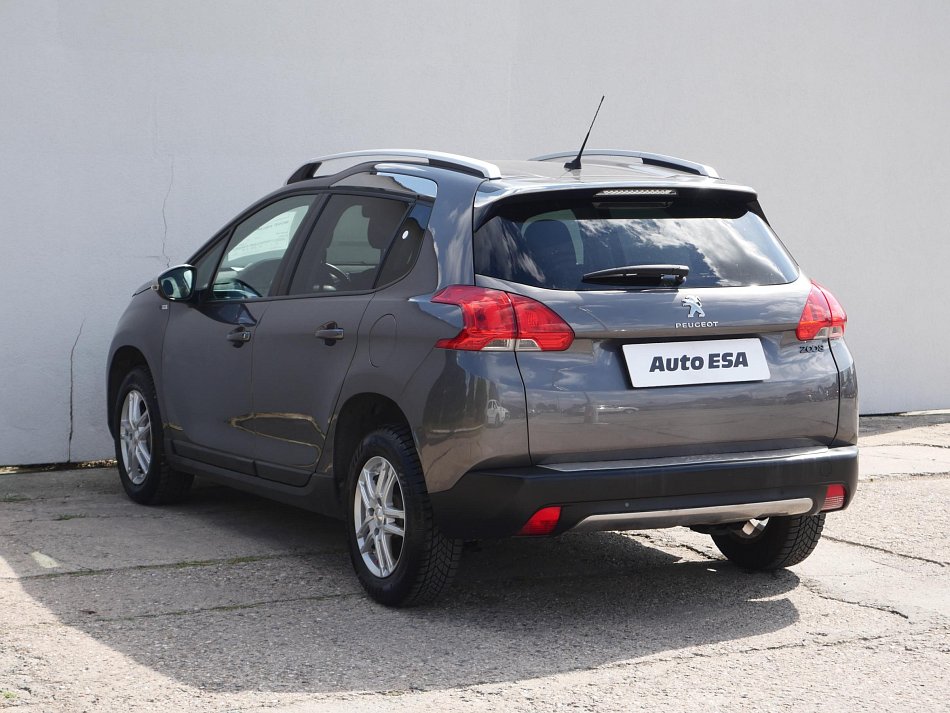 Peugeot 2008 1.2i 