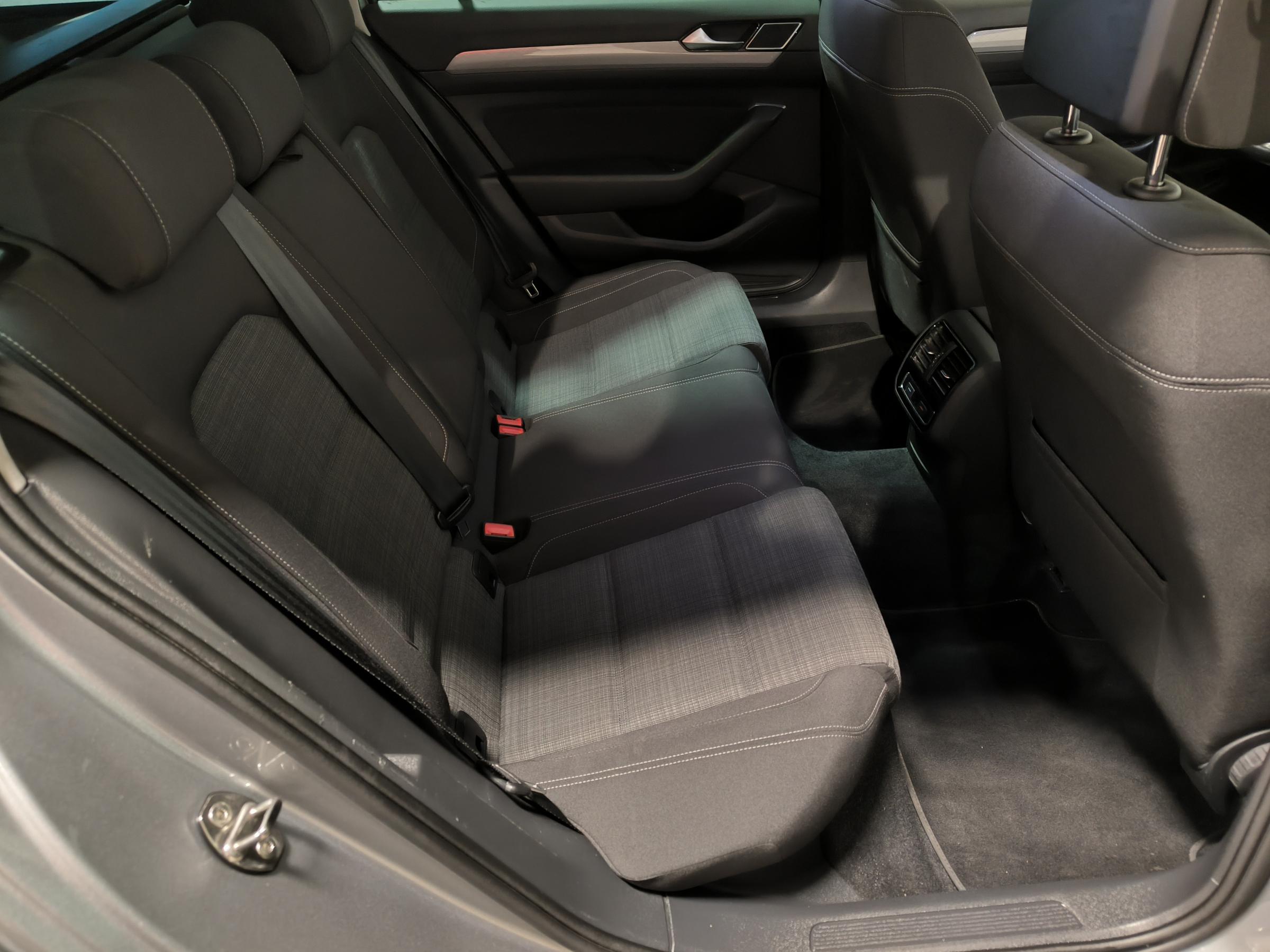 Volkswagen Passat, 2020 - pohled č. 11