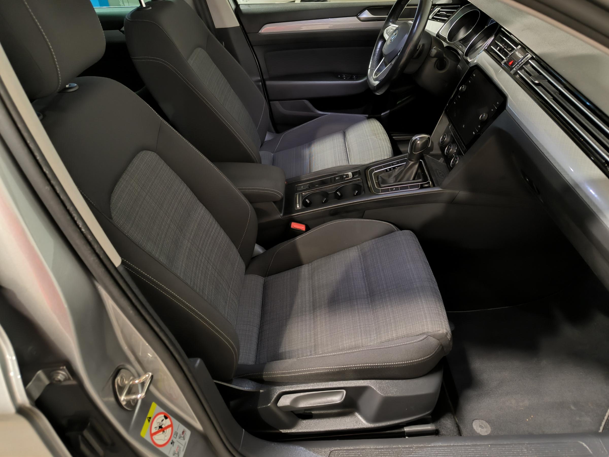 Volkswagen Passat, 2020 - pohled č. 12