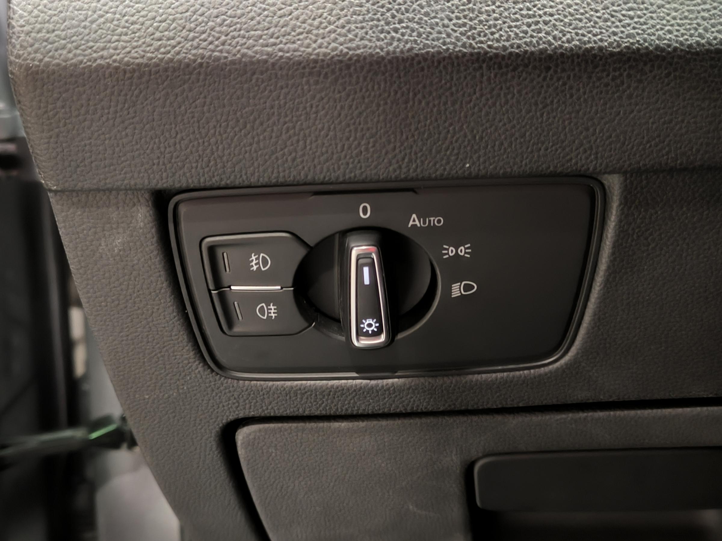 Volkswagen Passat, 2020 - pohled č. 16