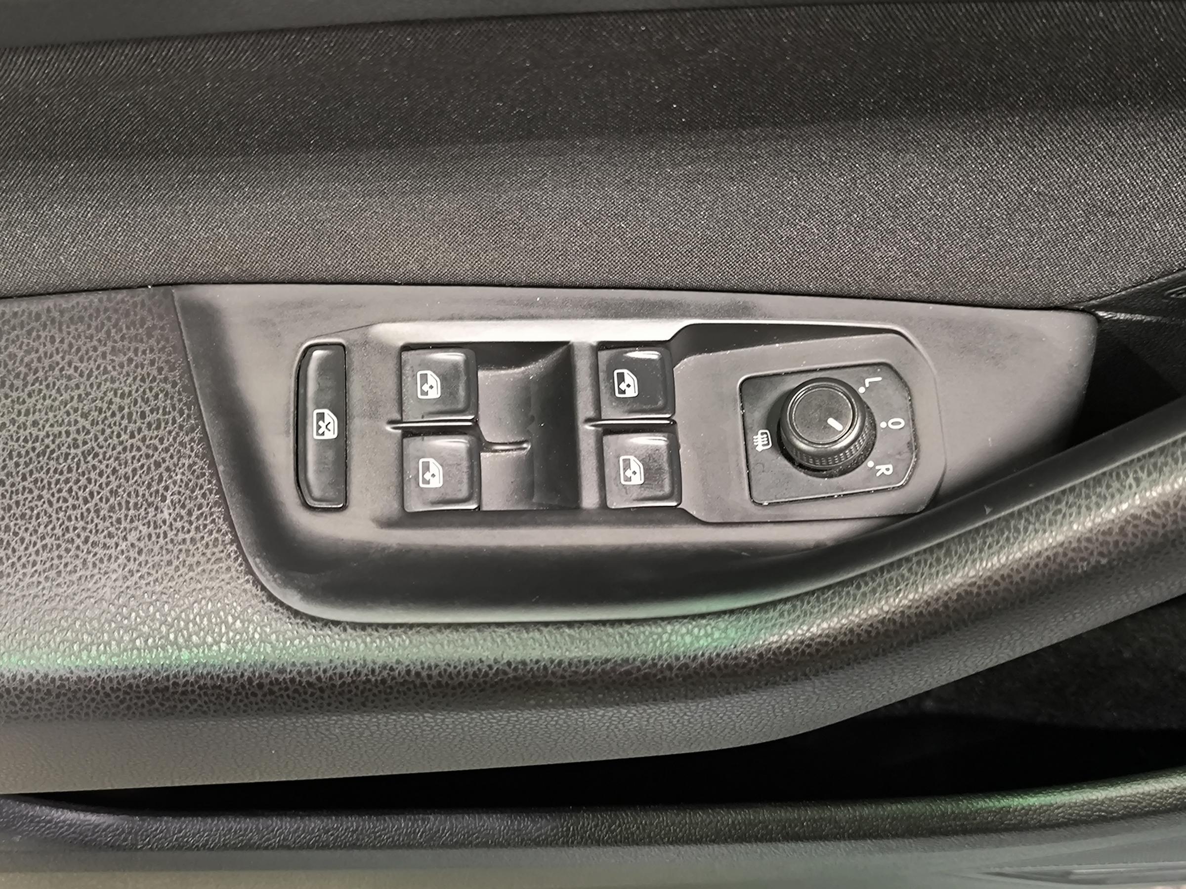 Volkswagen Passat, 2020 - pohled č. 17