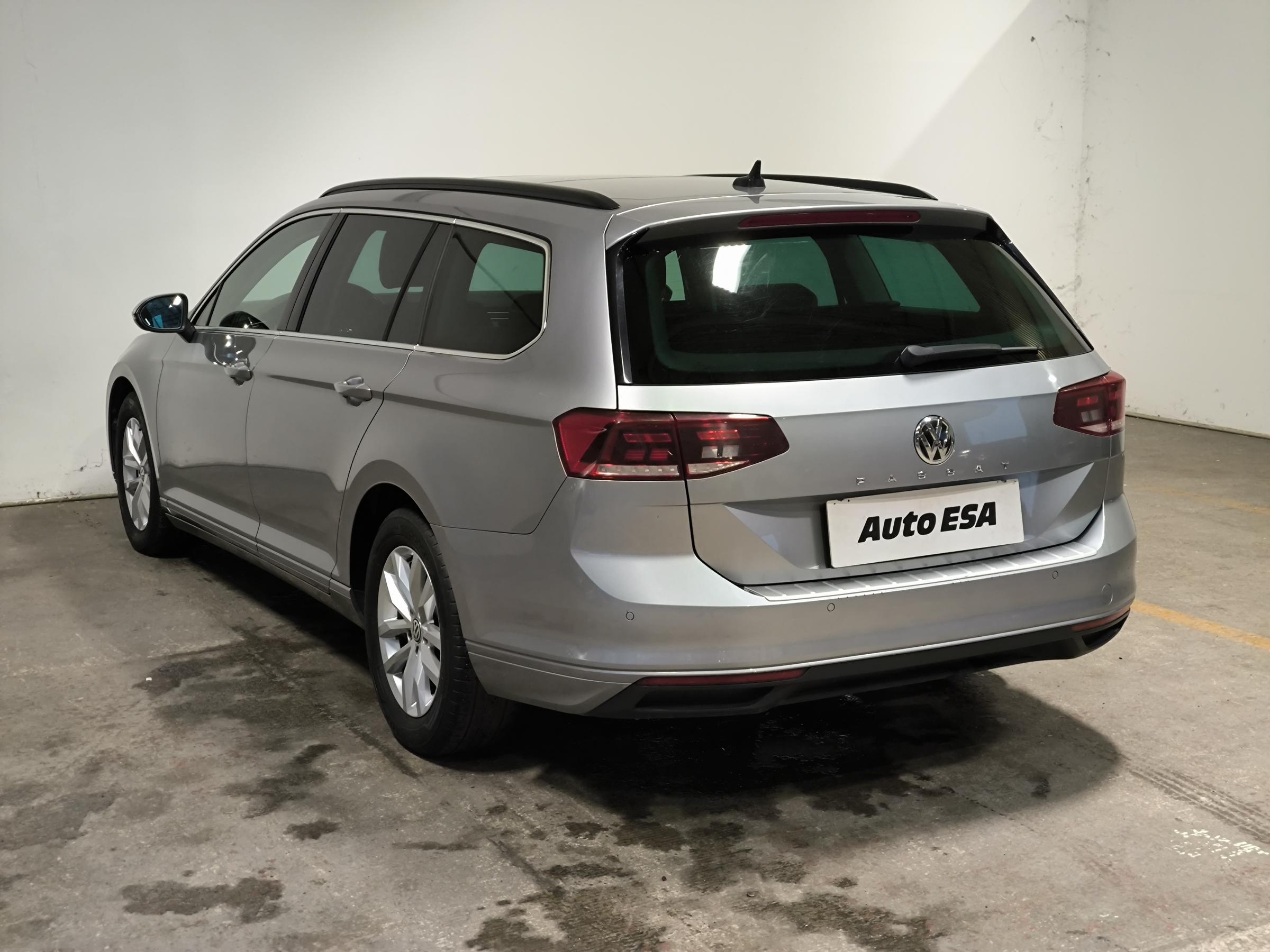 Volkswagen Passat, 2020 - pohled č. 4