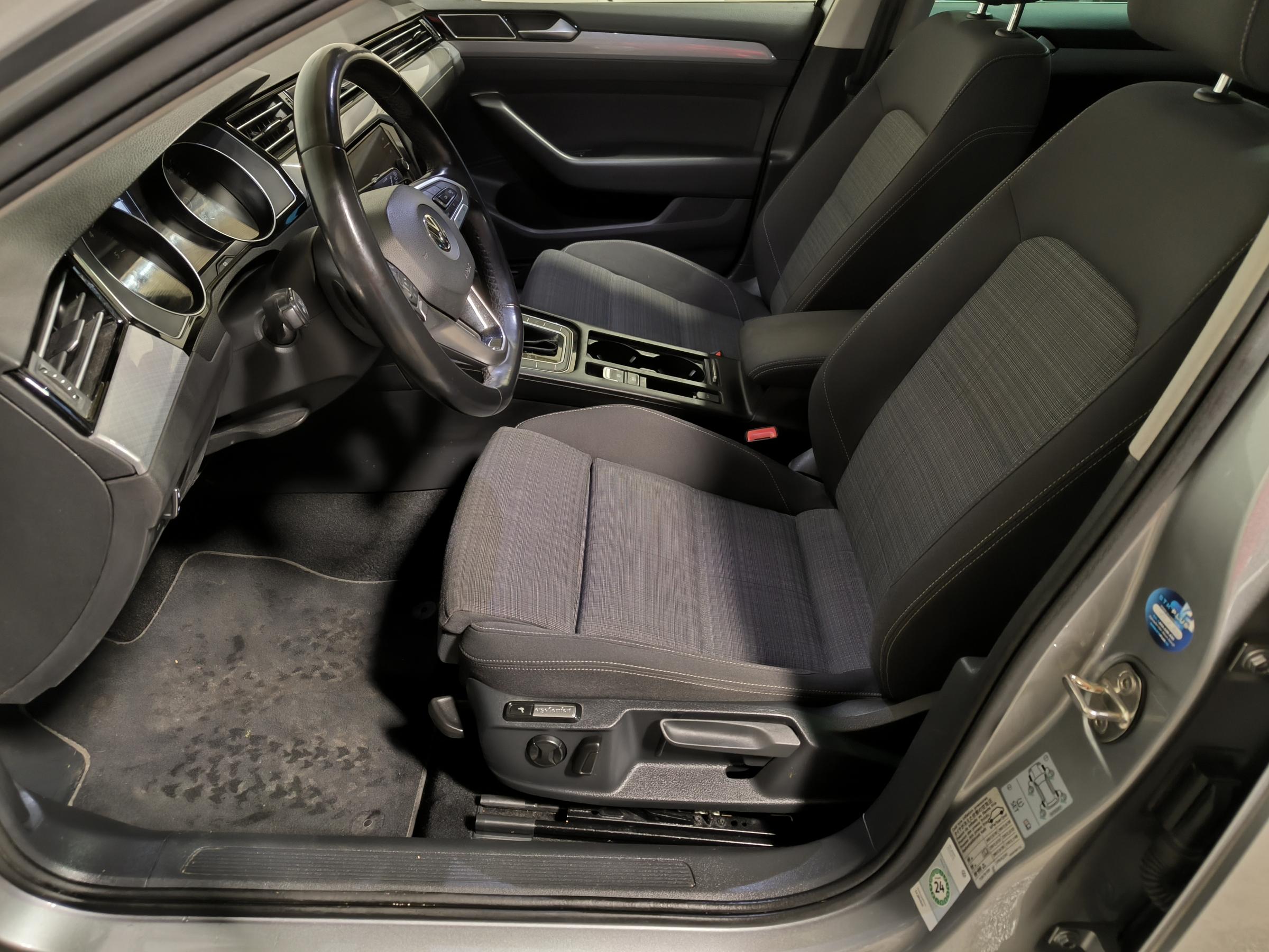 Volkswagen Passat, 2020 - pohled č. 9