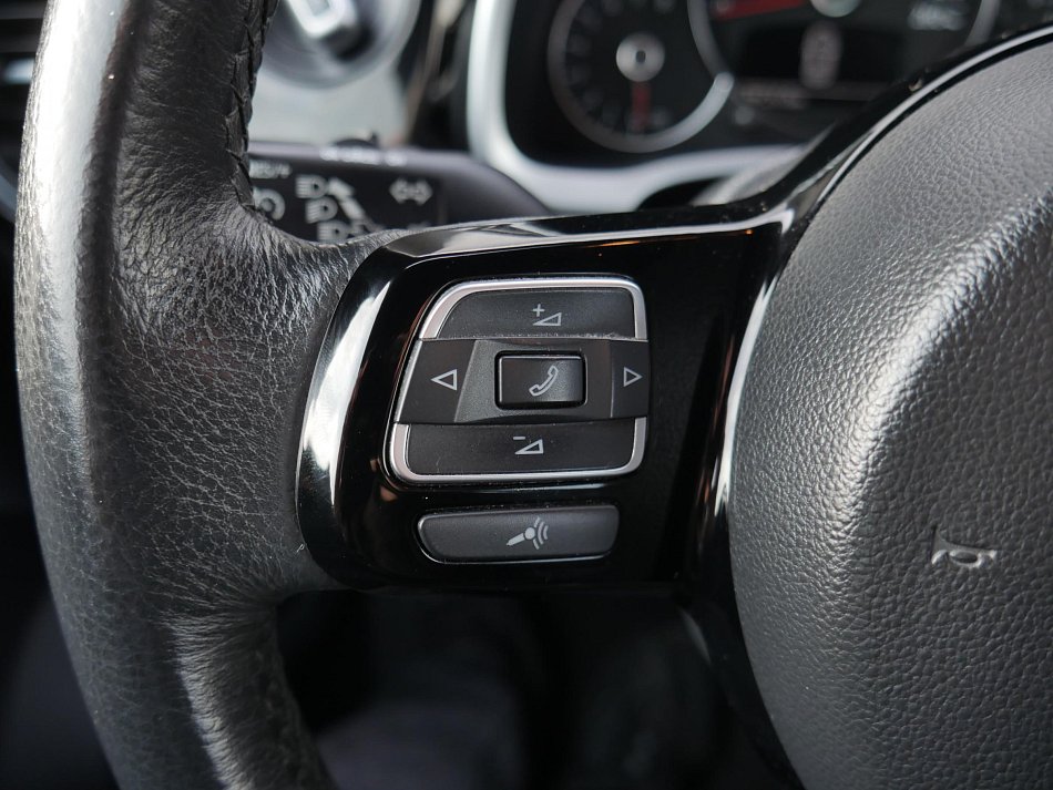 Volkswagen Beetle 2.0TSi 