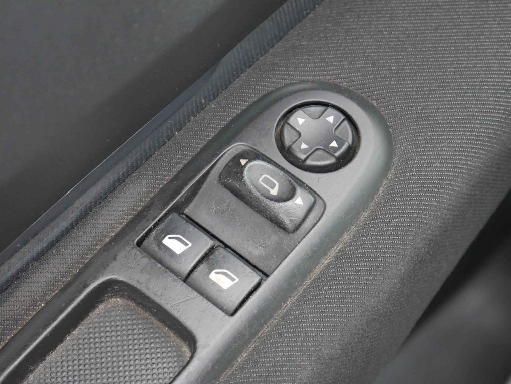 Peugeot 3008 1.6i 