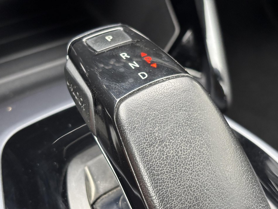 Peugeot 2008 1.2 PT Allure