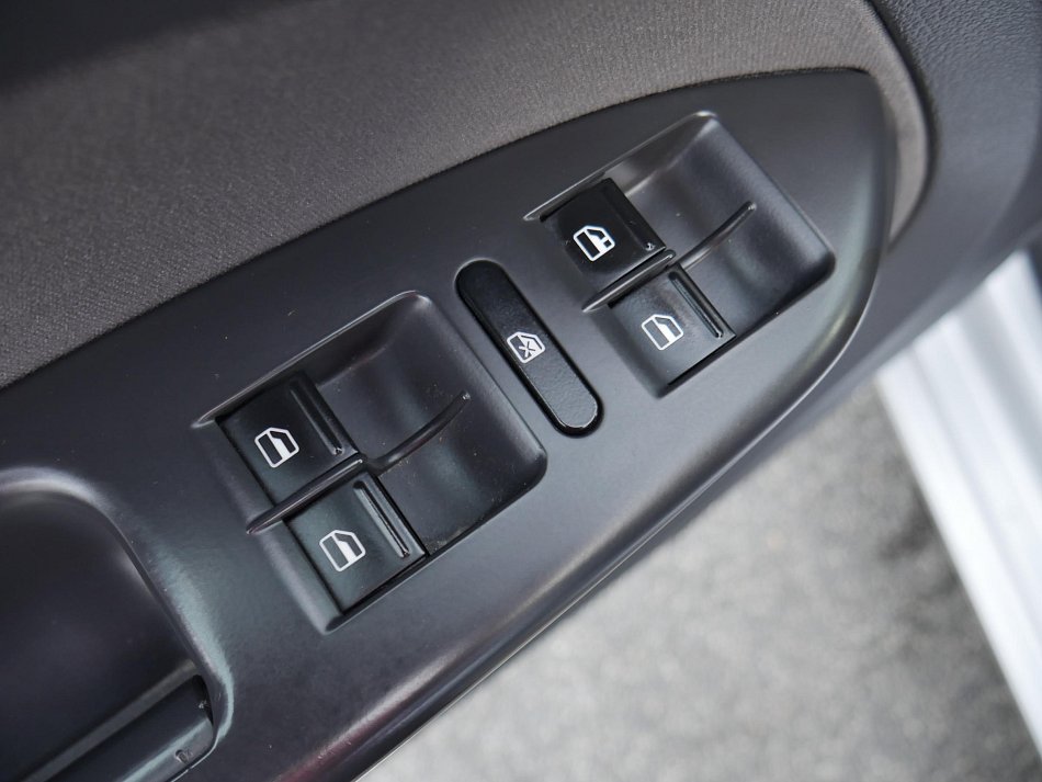 Volkswagen Touran 1.6 TDi  7míst