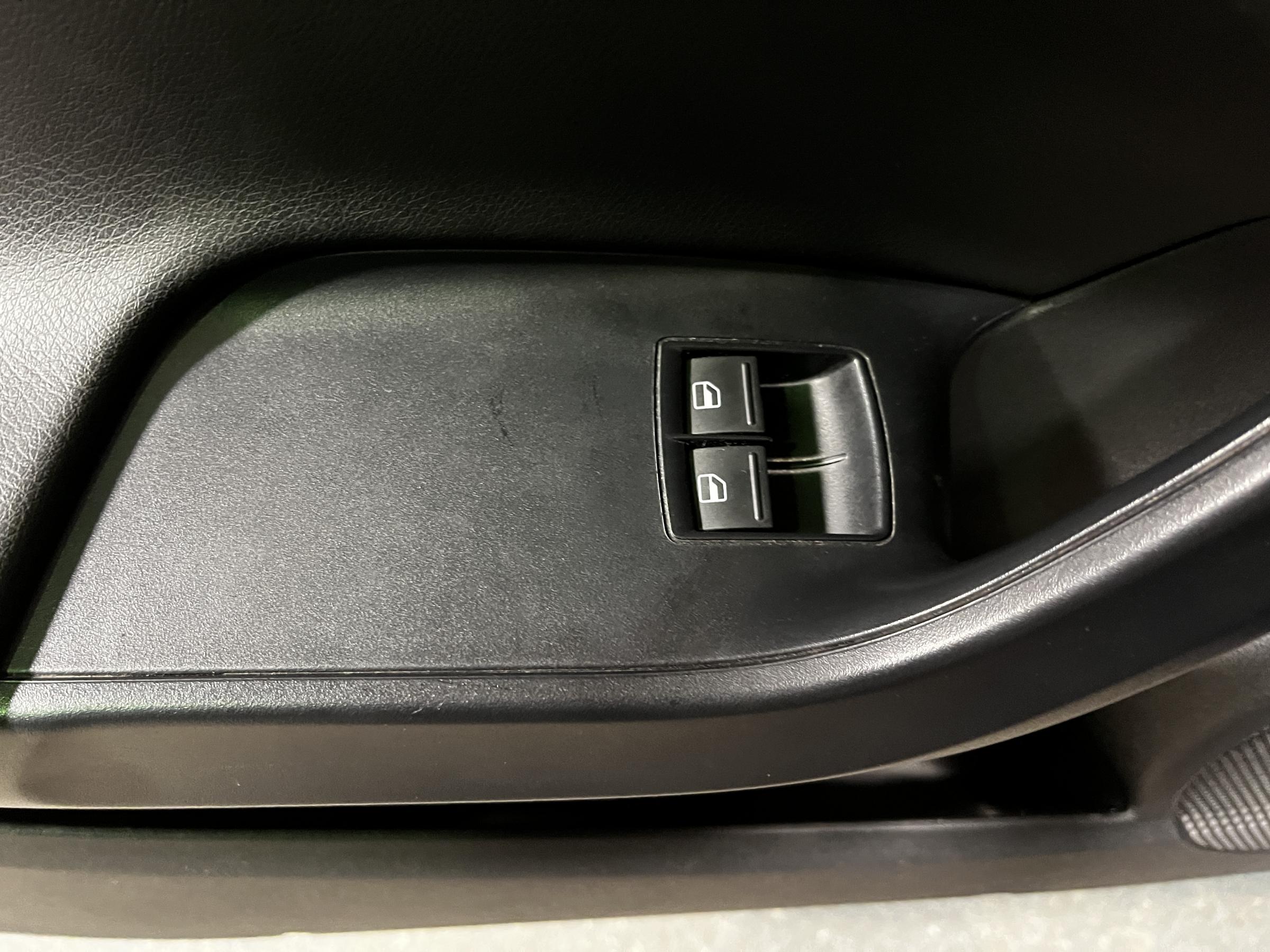 Seat Ibiza, 2016 - pohled č. 12