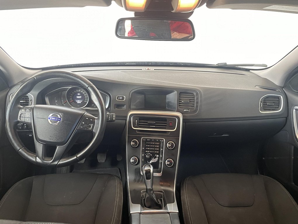 Volvo V60 2.0D 