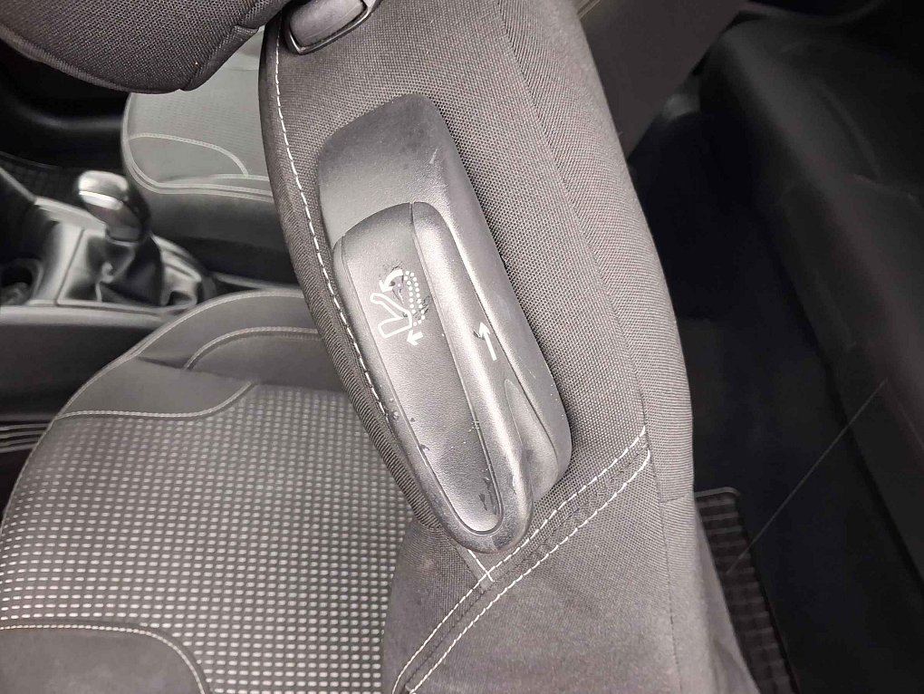 Peugeot 208 1.2PT 