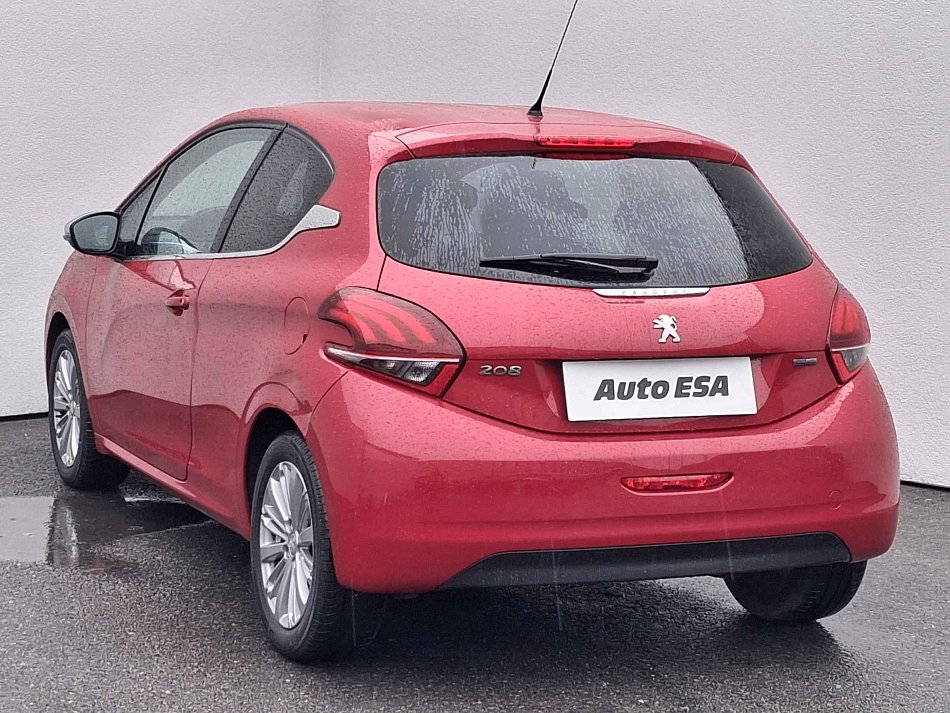 Peugeot 208 1.2PT 