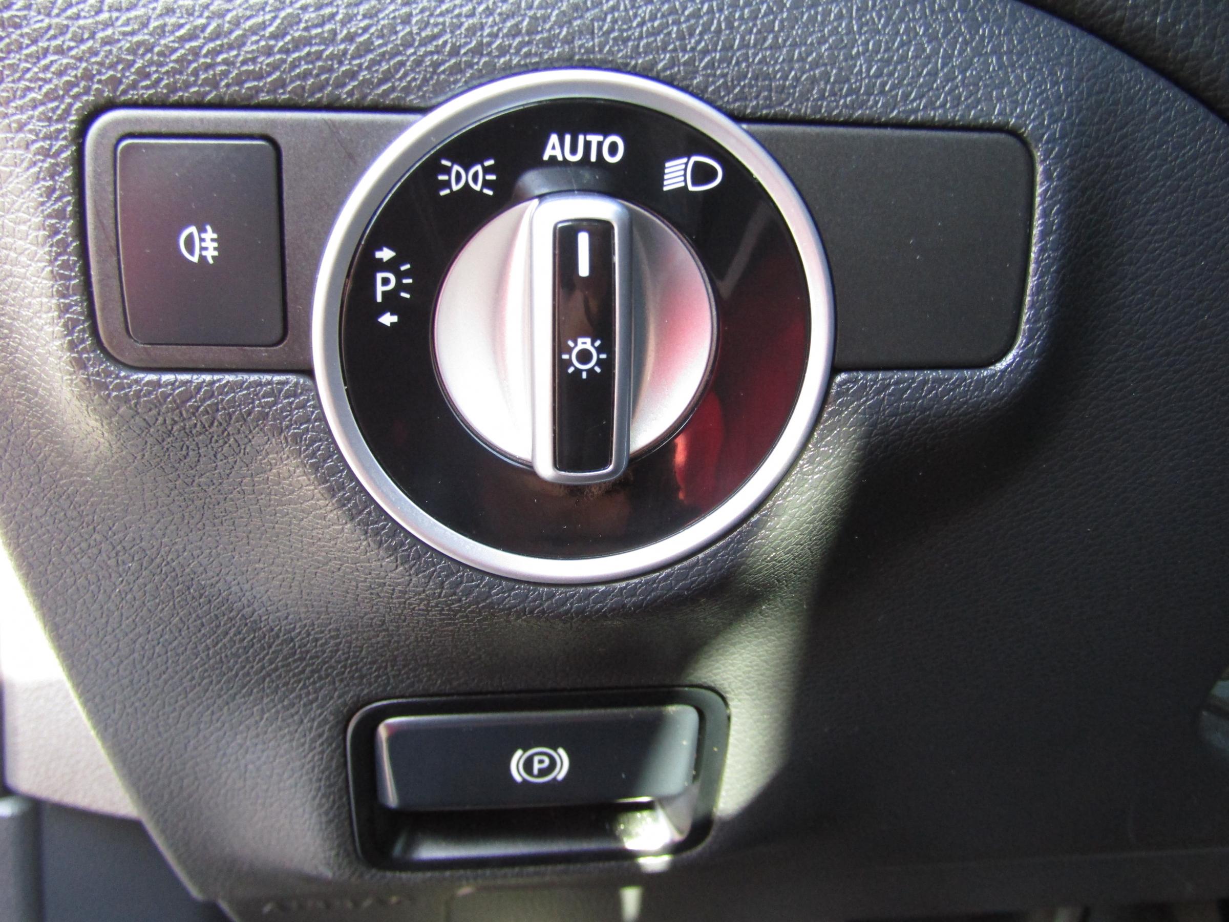 Mercedes-Benz GLA, 2016 - pohled č. 13