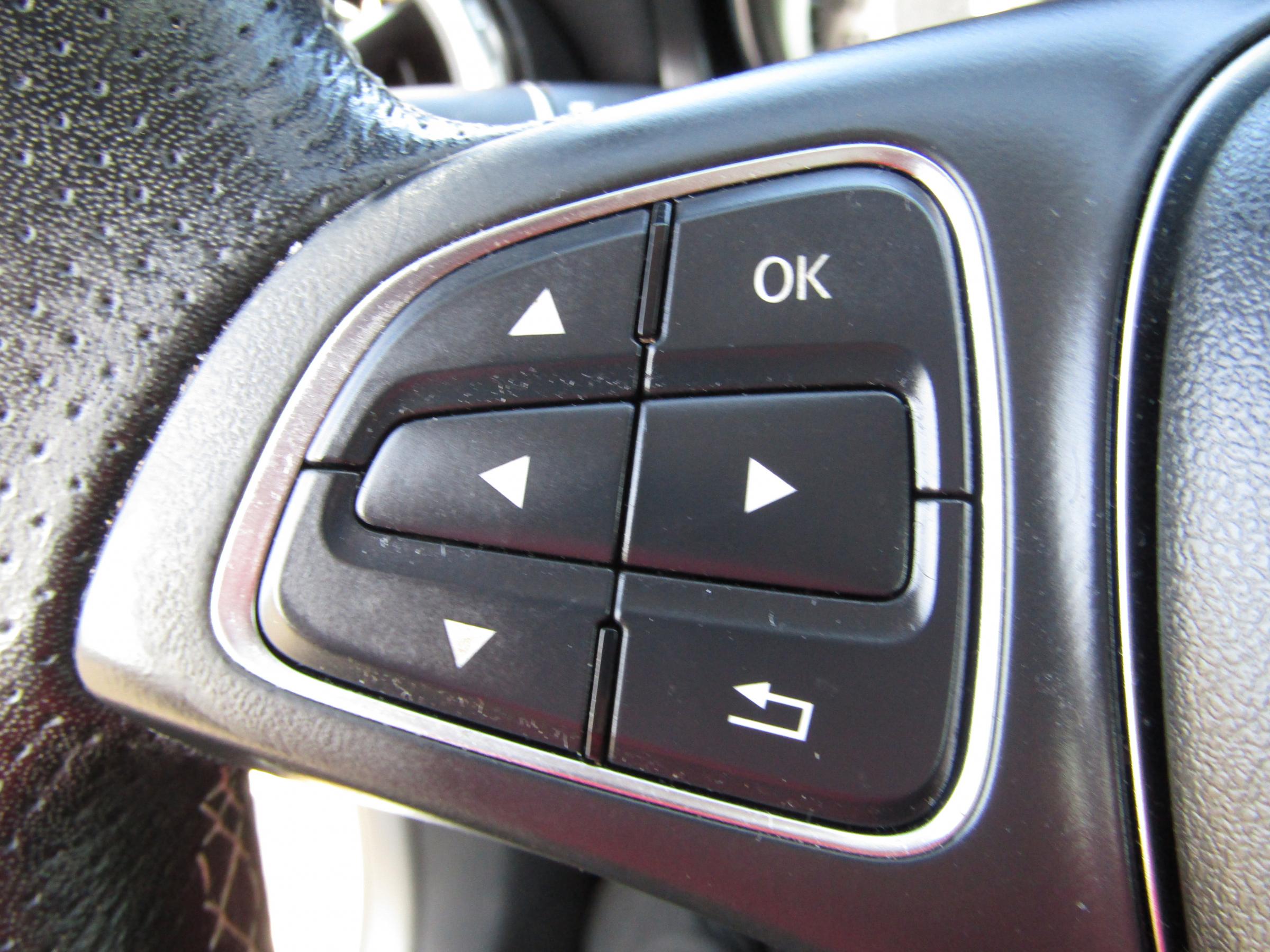 Mercedes-Benz GLA, 2016 - pohled č. 14