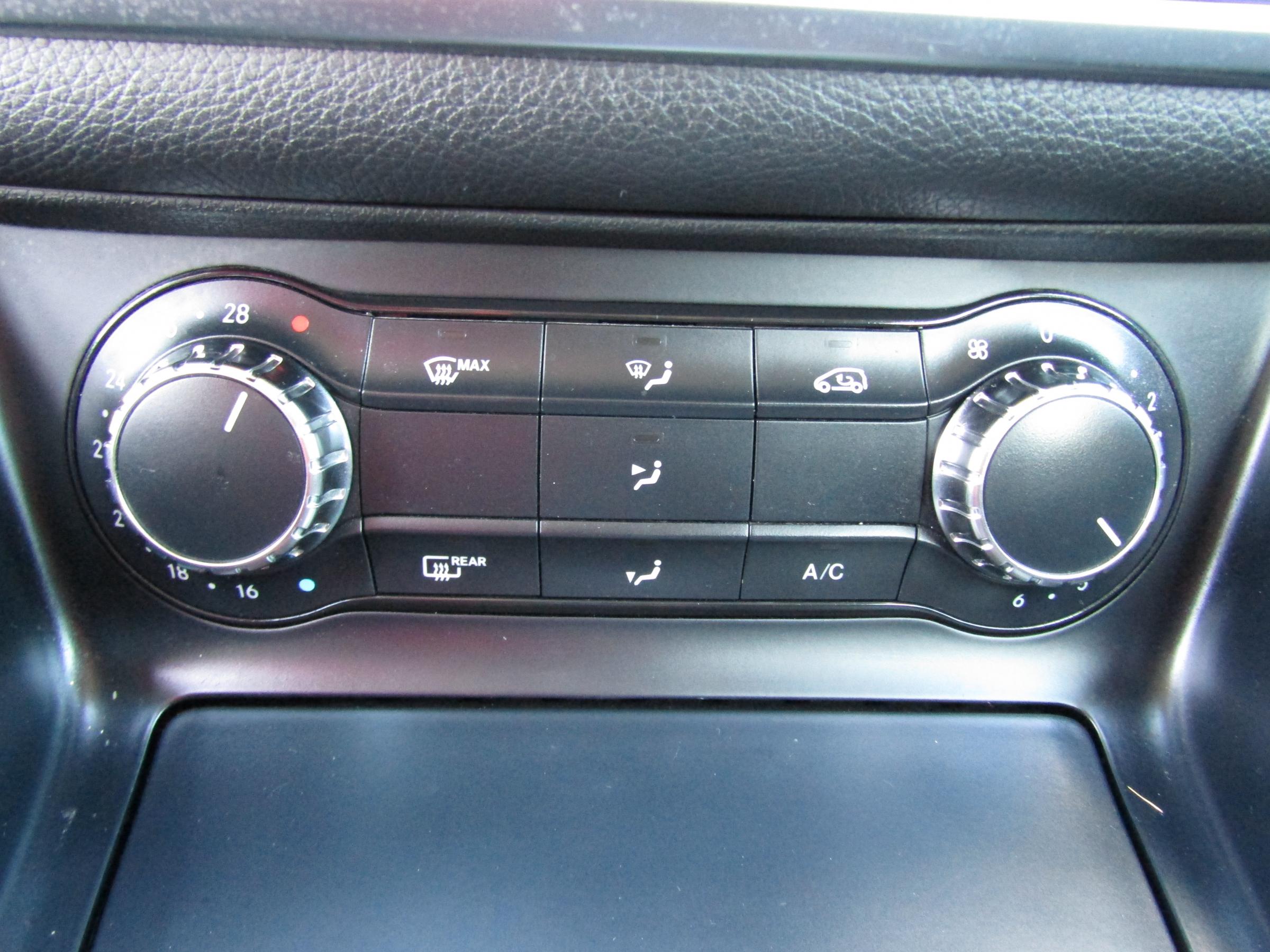 Mercedes-Benz GLA, 2016 - pohled č. 16