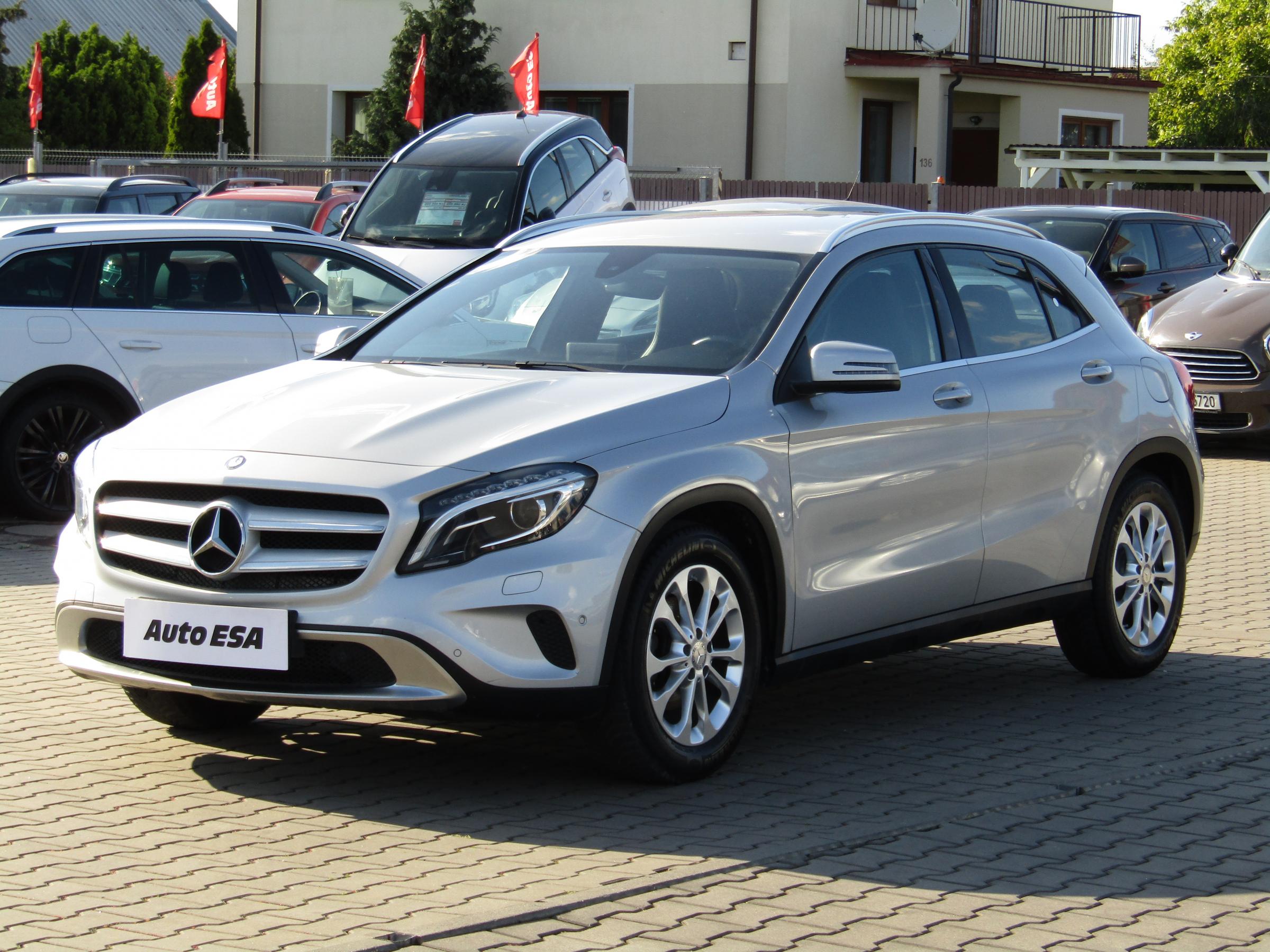 Mercedes-Benz GLA, 2016 - pohled č. 3