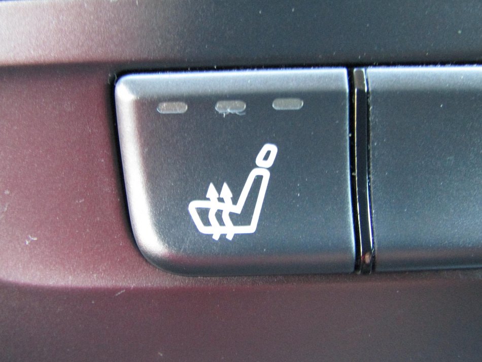 Mercedes-Benz GLA 1.6i  GLA180