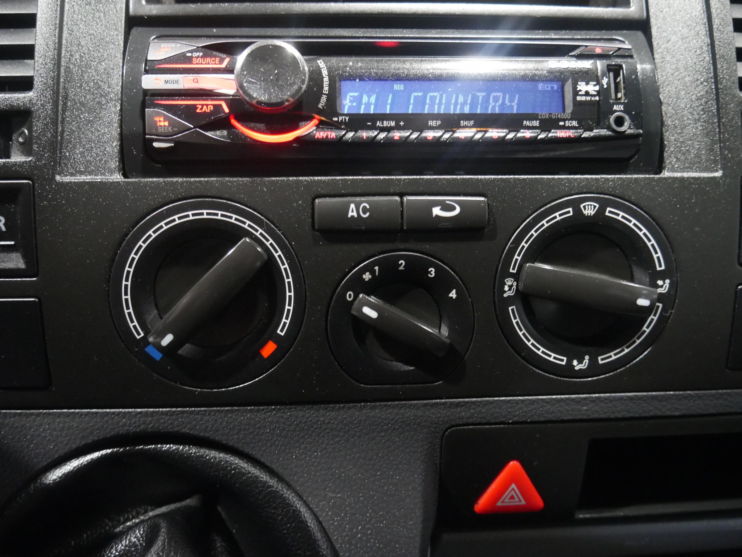 Volkswagen Transporter, 2004 - pohled č. 16