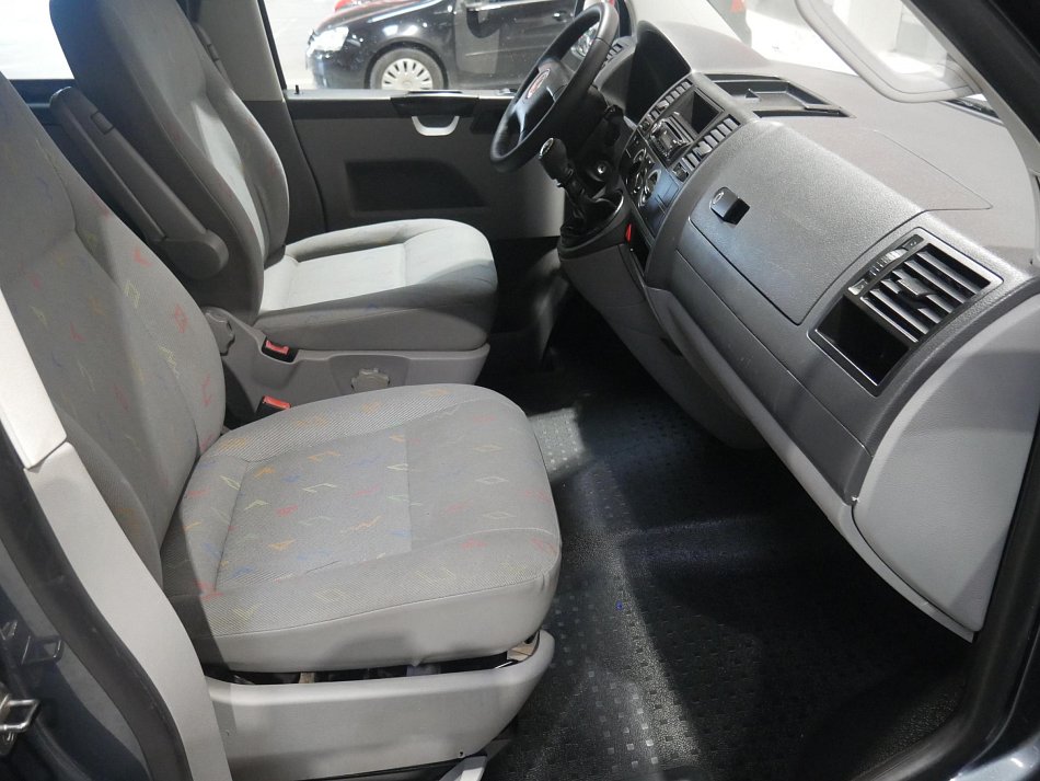 Volkswagen Transporter 1.9TDi  5míst
