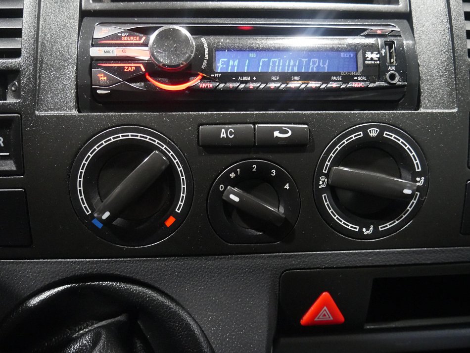 Volkswagen Transporter 1.9TDi  5míst