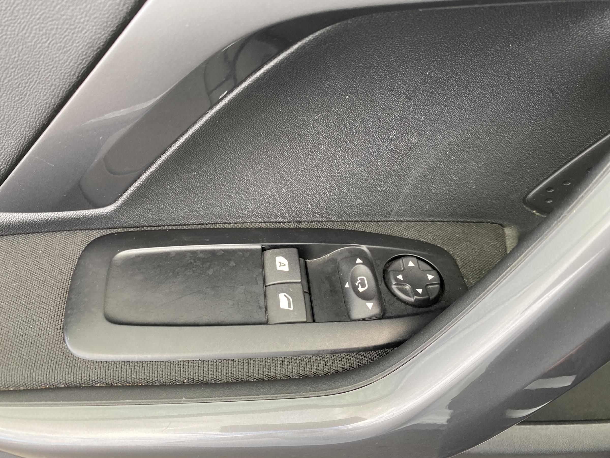 Peugeot 2008, 2018 - pohled č. 19