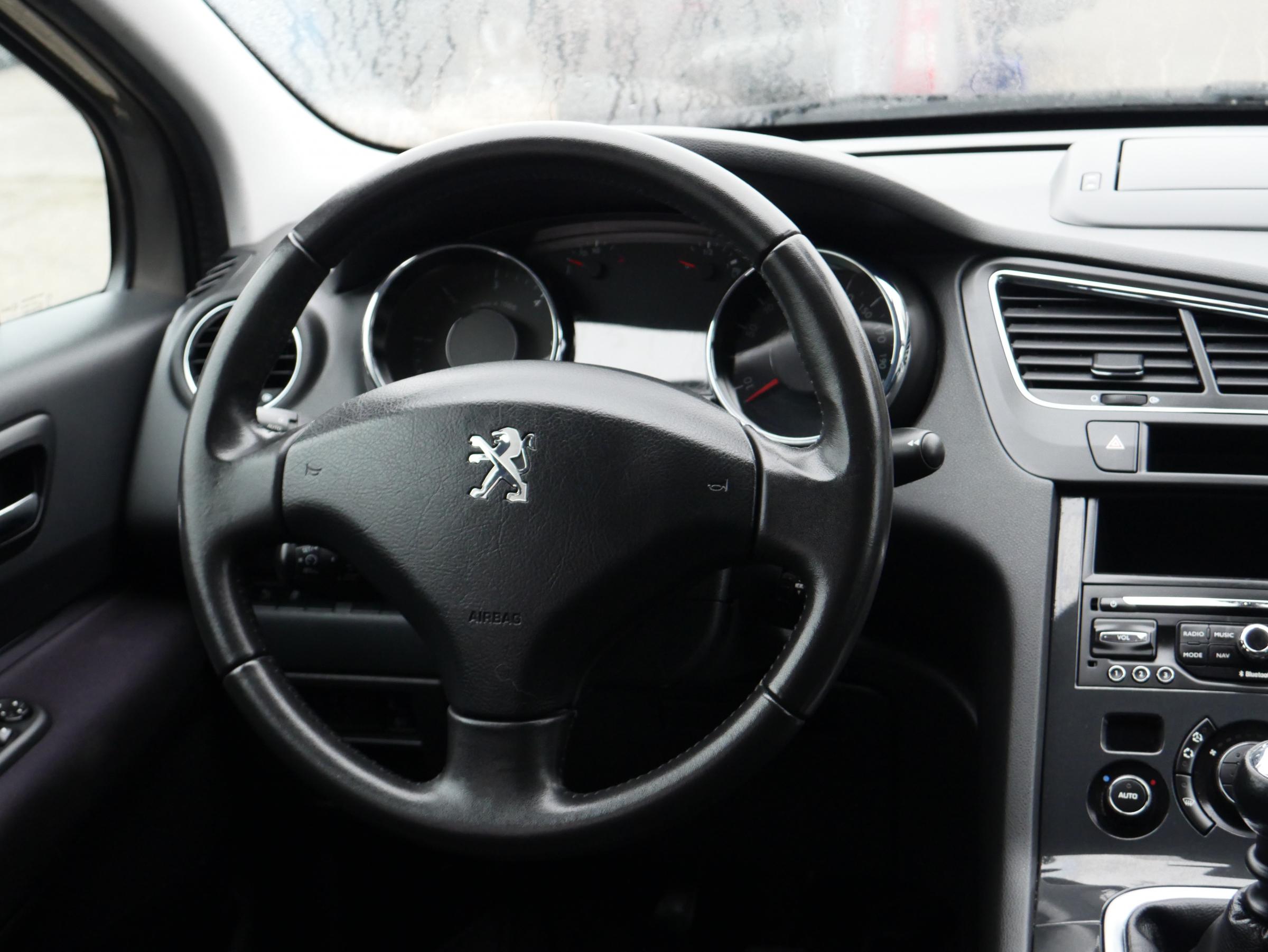 Peugeot 5008, 2016 - pohled č. 14