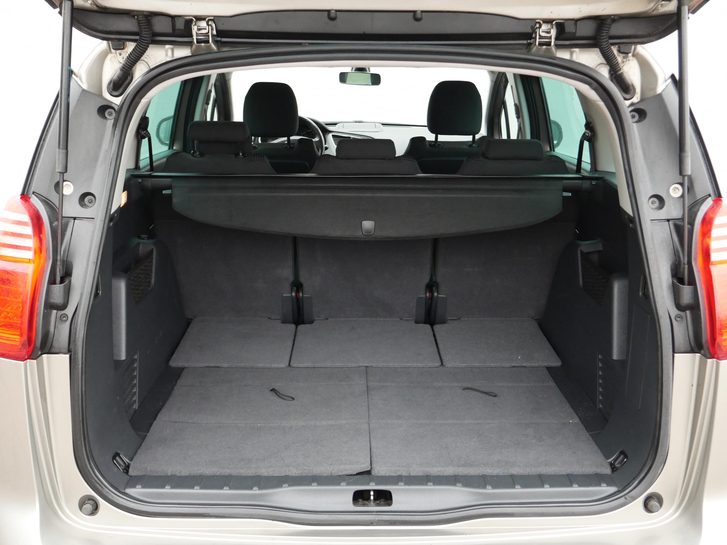 Peugeot 5008, 2016 - pohled č. 7