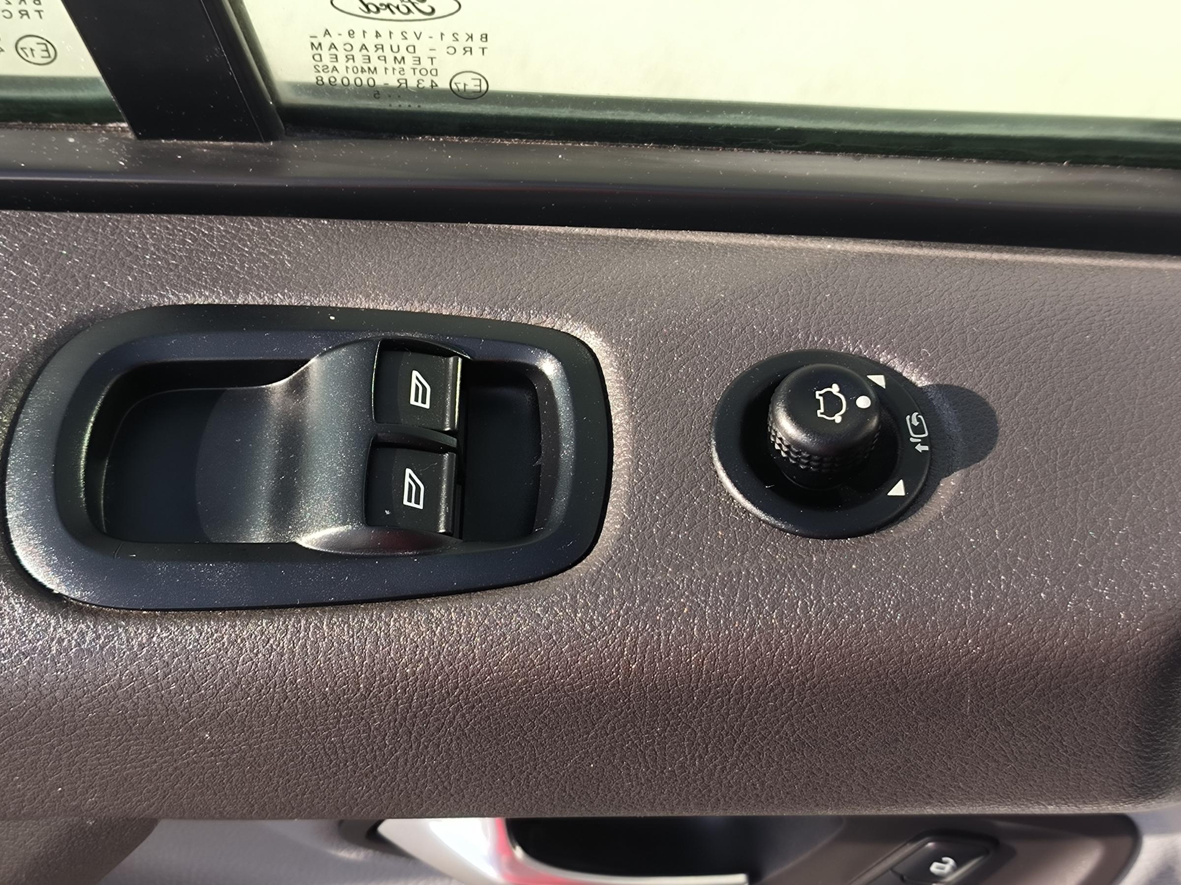 Ford Transit Custom, 2015 - pohled č. 17