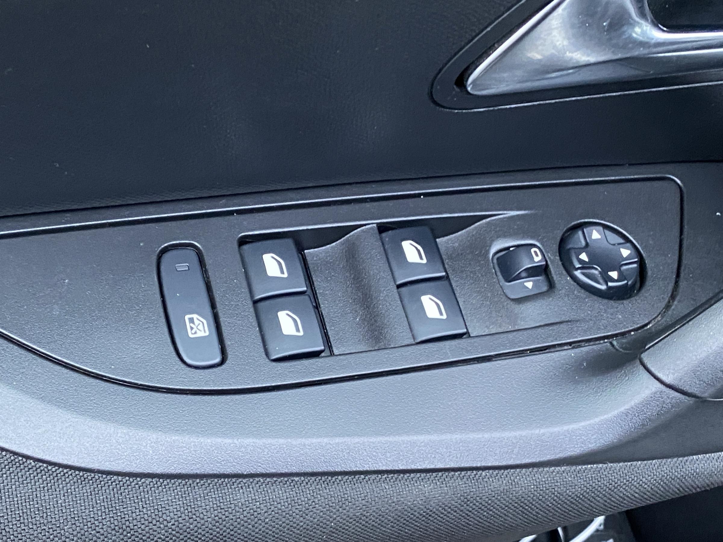 Peugeot 2008, 2021 - pohled č. 11