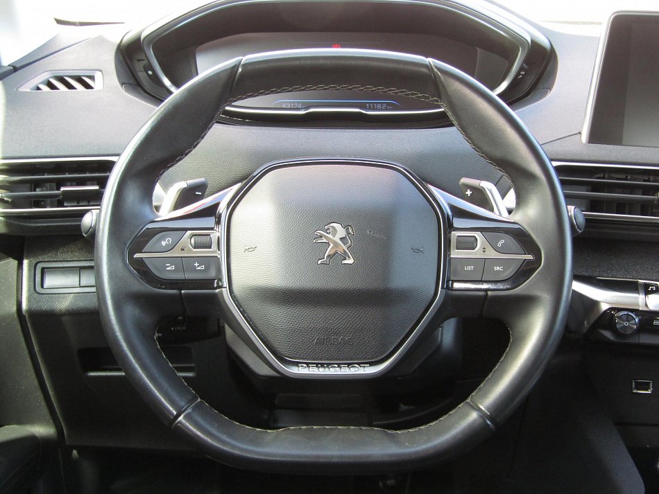 Peugeot 3008 1.2 PT Allure