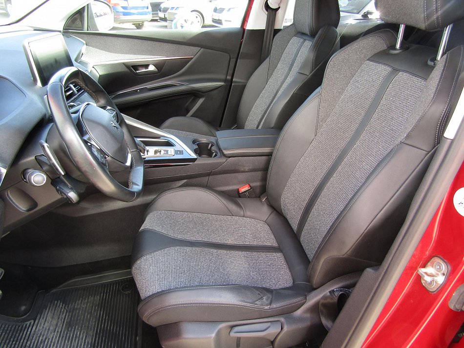 Peugeot 3008 1.2 PT Allure