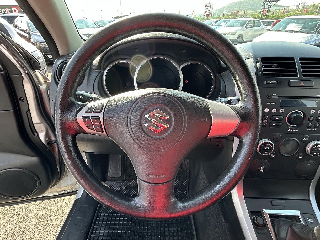 Suzuki Grand Vitara 1.6i 