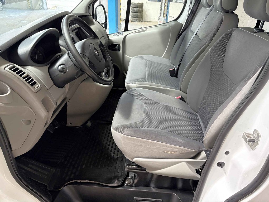Opel Vivaro 2.0CDTi  9míst