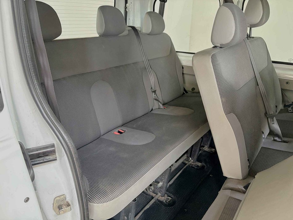 Opel Vivaro 2.0CDTi  9míst